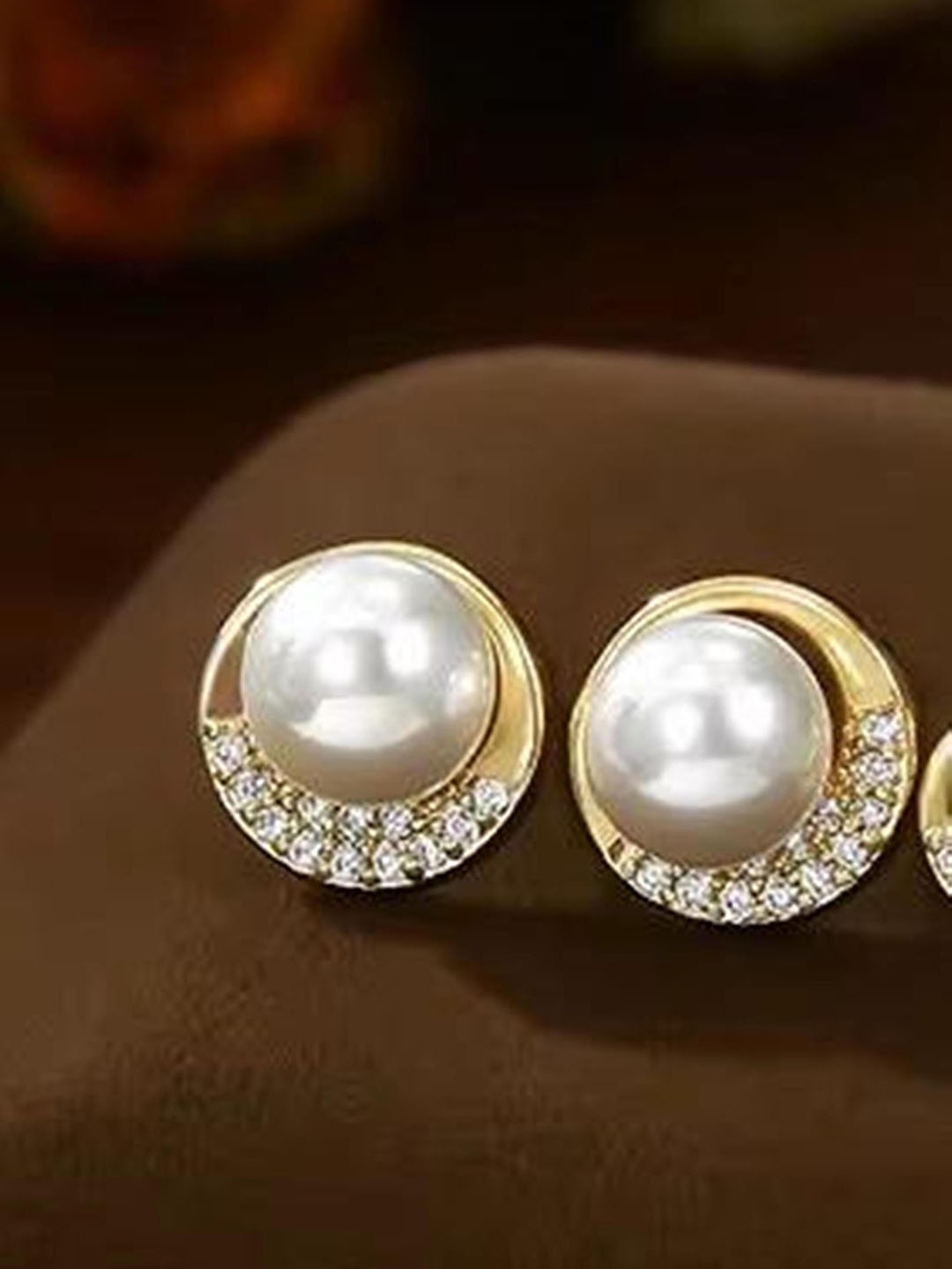 

MADDY SPACE Set Of 2 Gold-Plated Pearls Beaded Contemporary Shaped Korean Studs