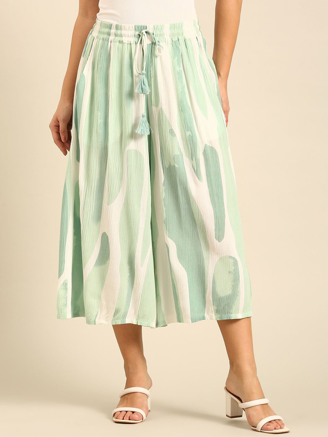 

De Moza Women Printed Pleated Culottes Trousers, Green