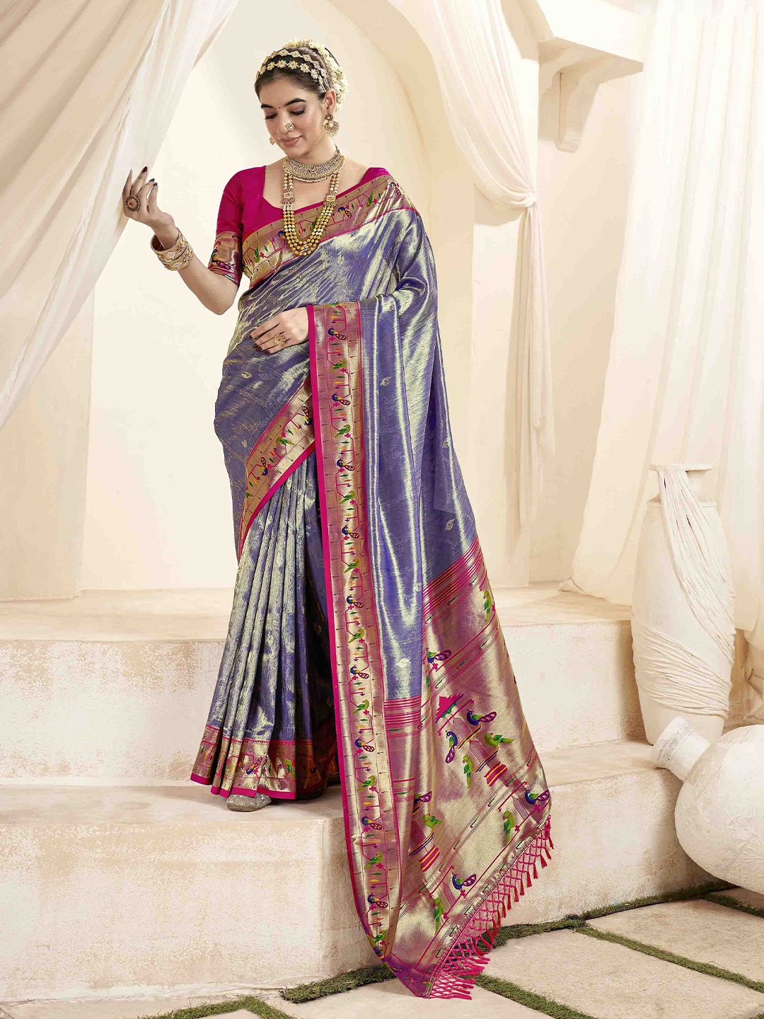 

Mitera Woven Design Zari Handloom Paithani Saree, Lavender