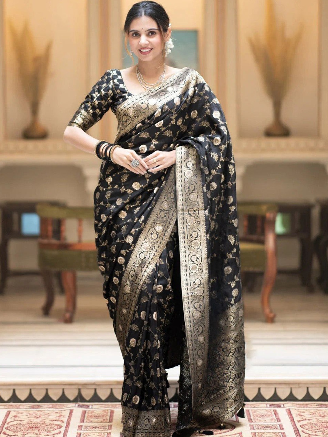 

JULEE Pure Silk Banarasi Saree, Black