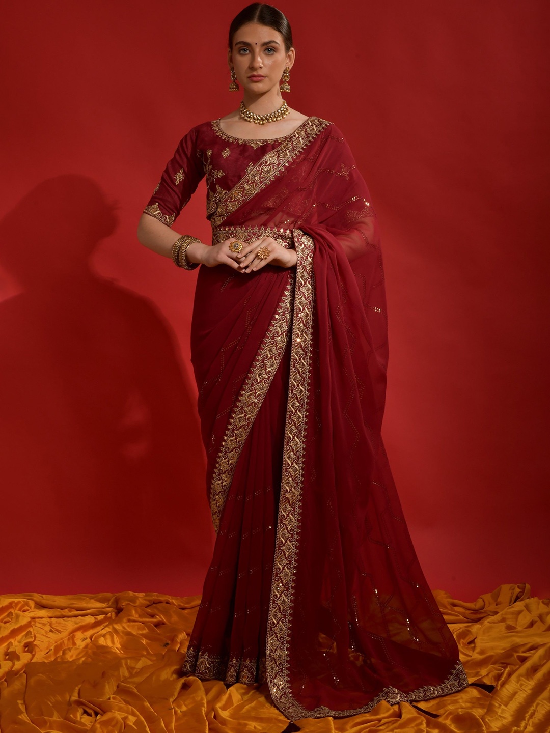 

DIVASTRI Embellished Sequinned Saree, Red