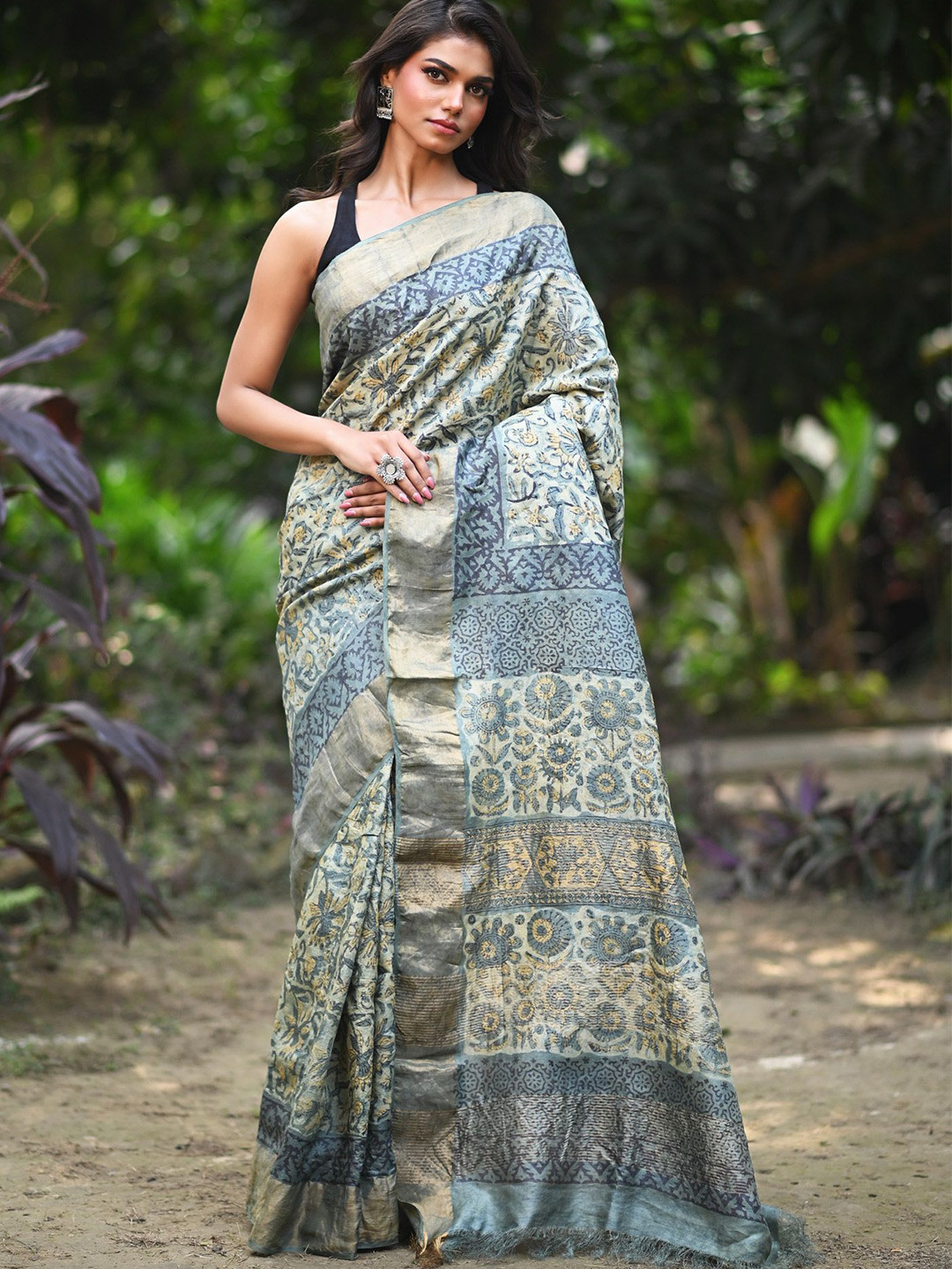 

Unnati Silks Floral Zari Pure Silk Tussar Saree, Blue