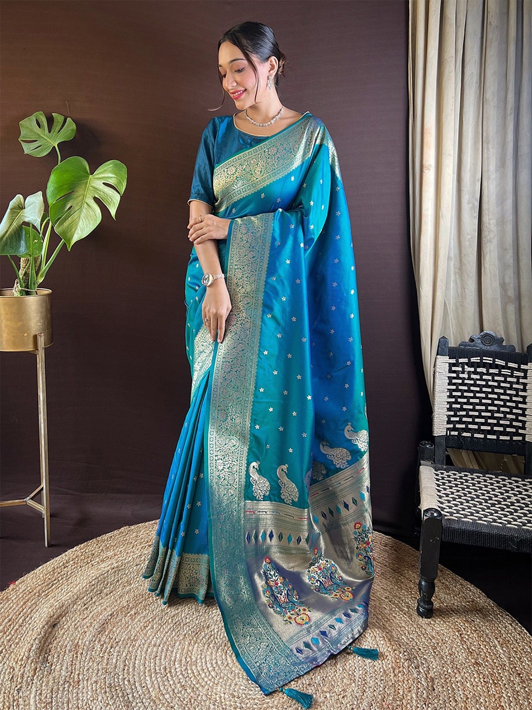 

DIVASTRI Woven Design Zari Silk Blend Paithani Saree, Teal