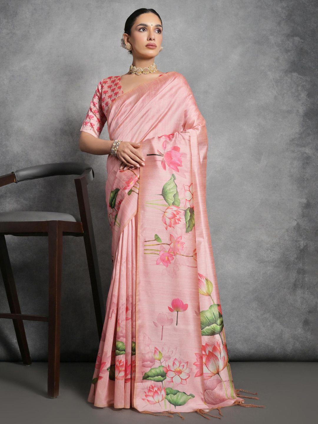 

DIVASTRI Floral Saree, Peach