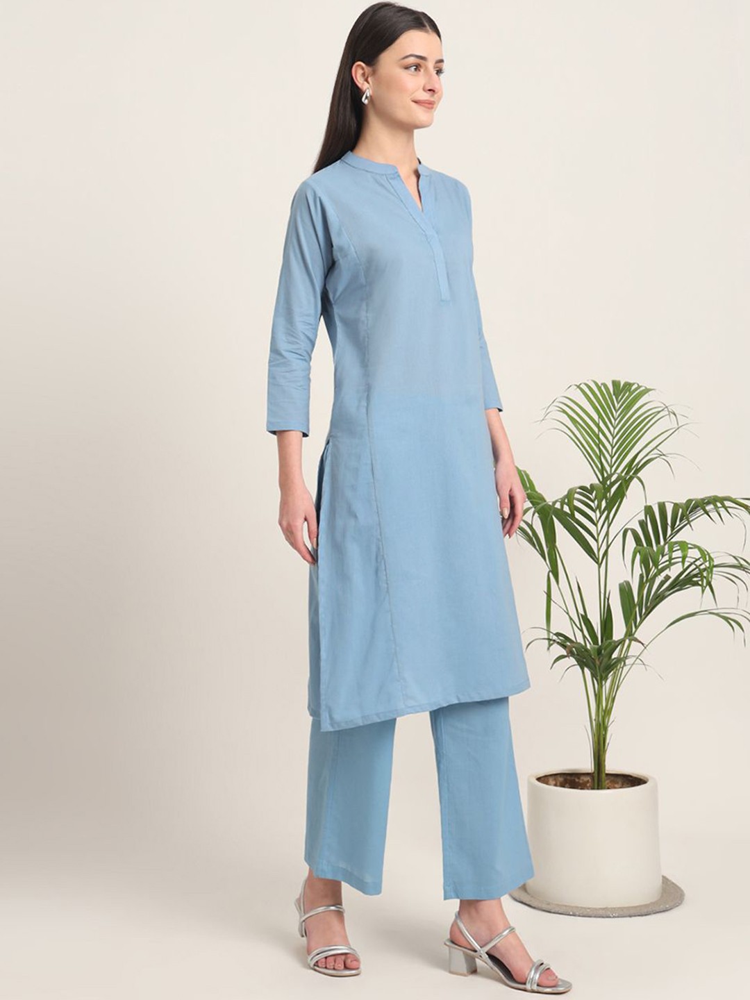 

Thevasa Dawn Everyday Bliss Mandarin Collar Neck Panelled Cotton Kurta, Blue