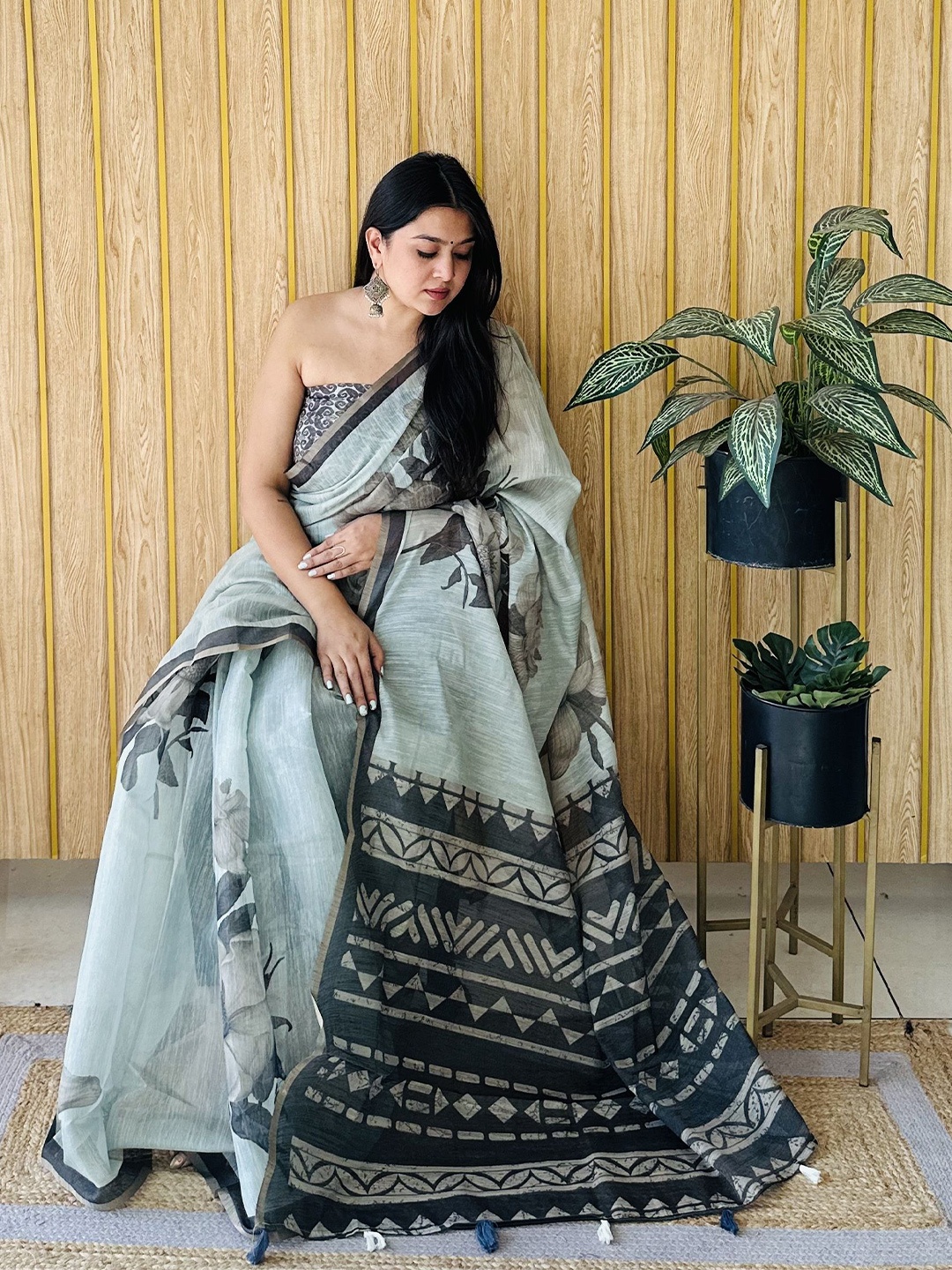 

Moda Rapido Floral Zari Saree, Green