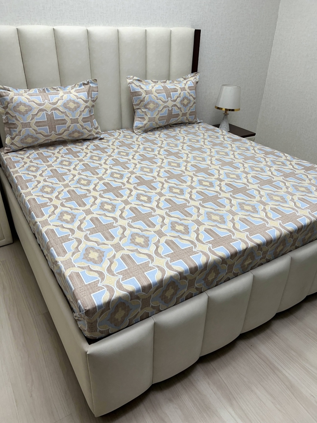 

Pure Decor Velar Brown & Blue Printed Pure Cotton 380 TC King Bedsheet Set 2.74 m x 3.04 m