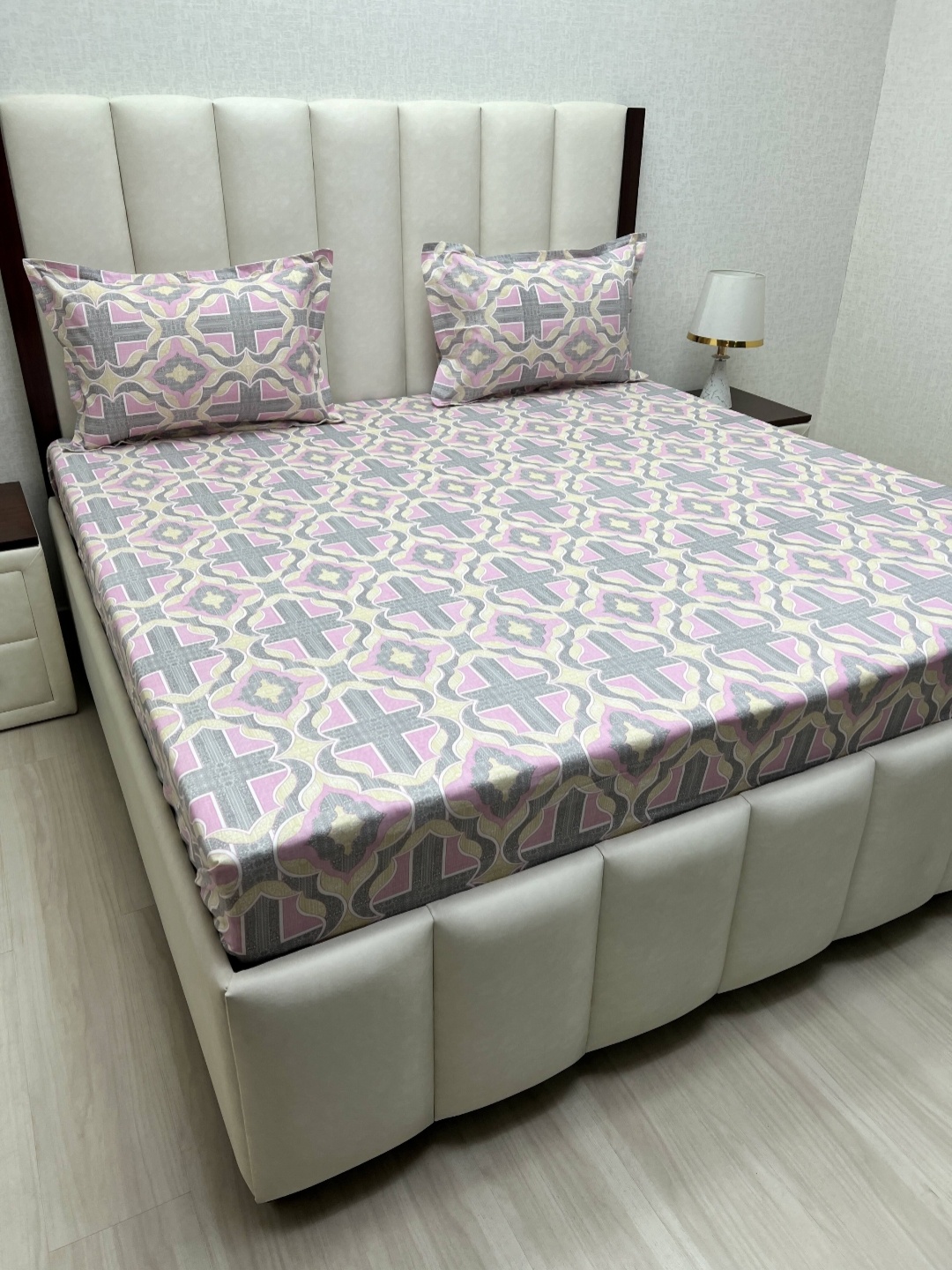 

Pure Decor Velar Pink Ethnic Printed Pure Cotton 240TC King Bedsheet Sets 2.74m x 3.04 m