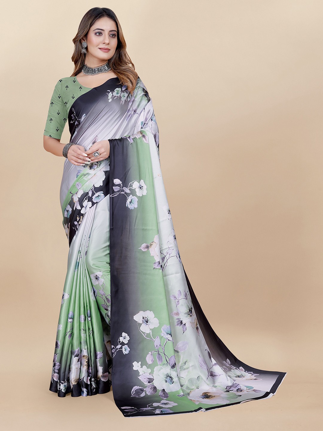 

DIVASTRI Floral Satin Saree, Green