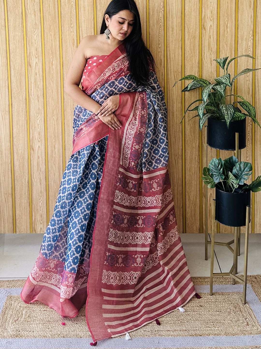 

Moda Rapido Zari Silk Blend Saree, Navy blue