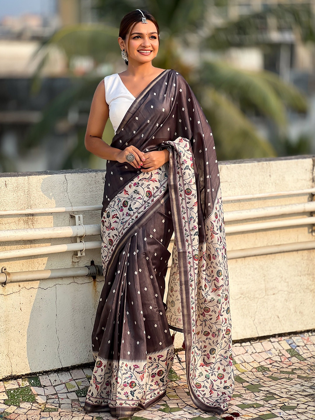 

Vintro Woven Design Zari Silk Blend Paithani Saree, Black