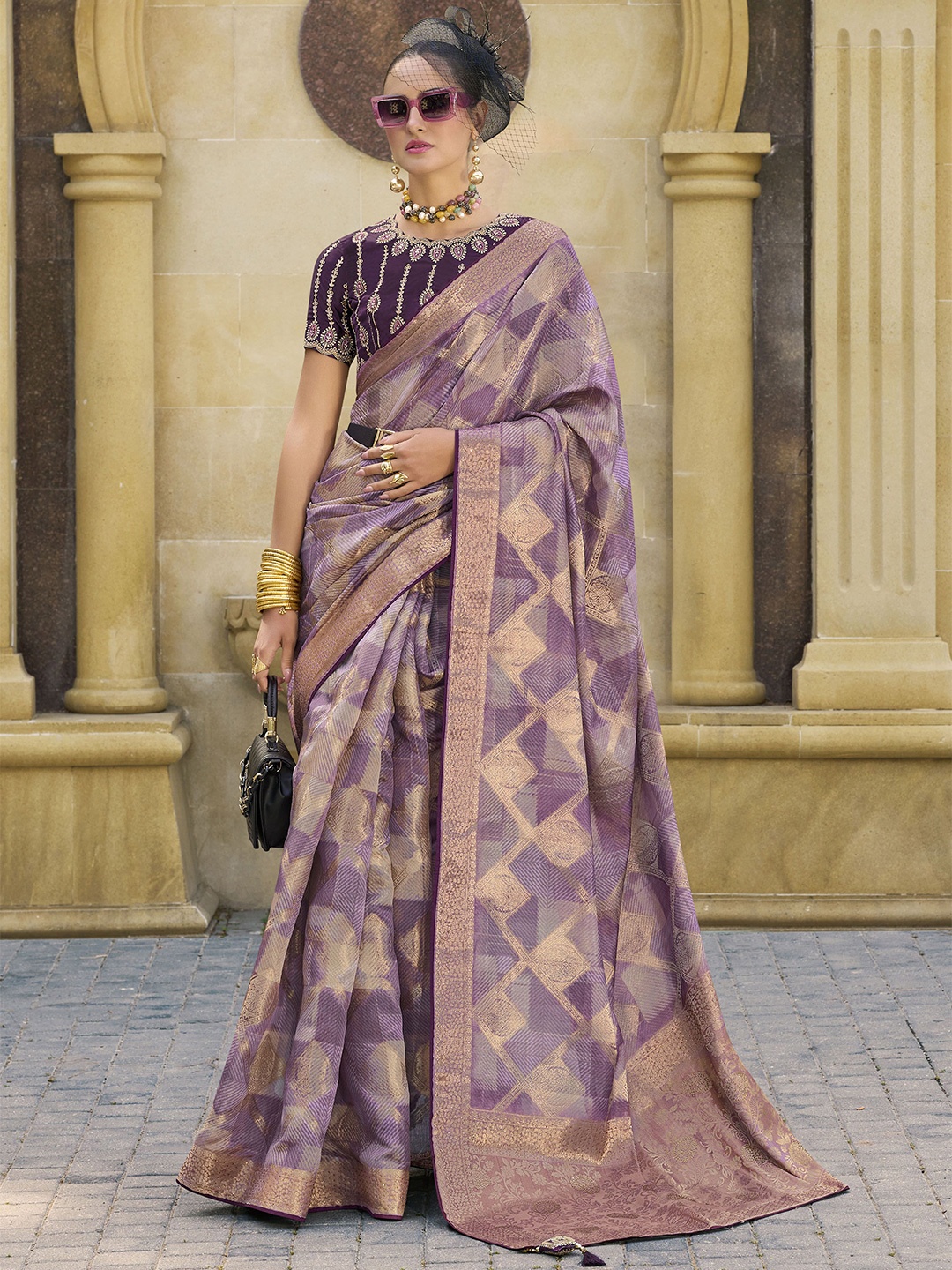 

Sangria Woven Design Saree With Blouse Piece, Purple