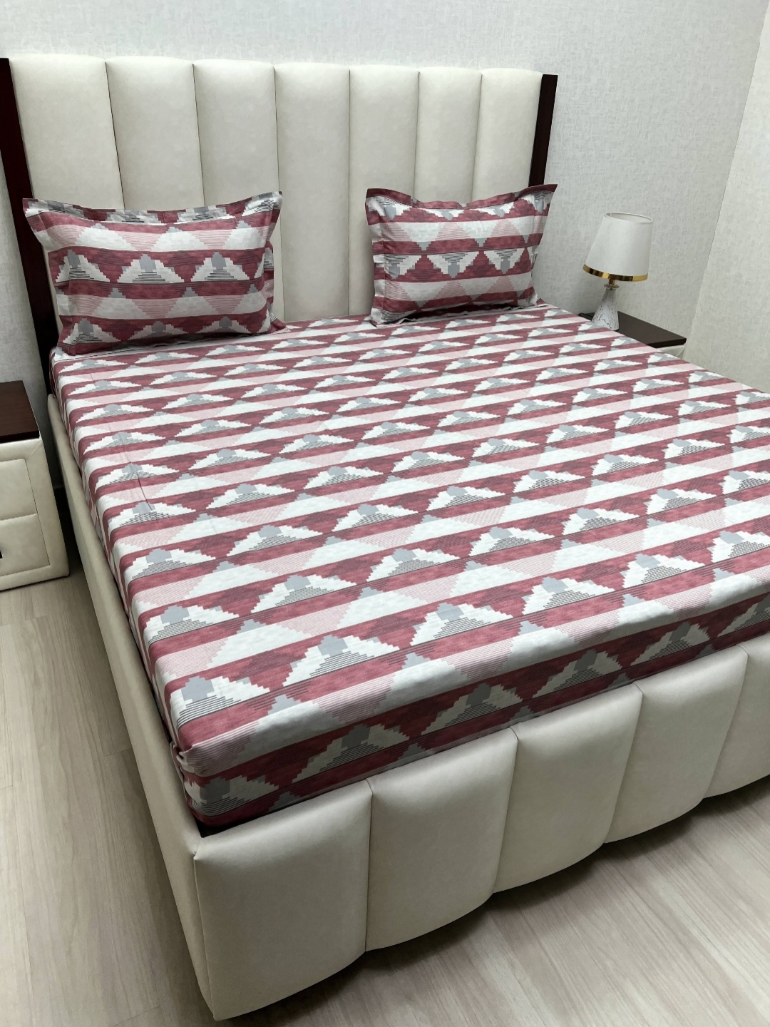 

Pure Decor Maroon & White 330 TC King Bedsheet with 2 Pillow Covers