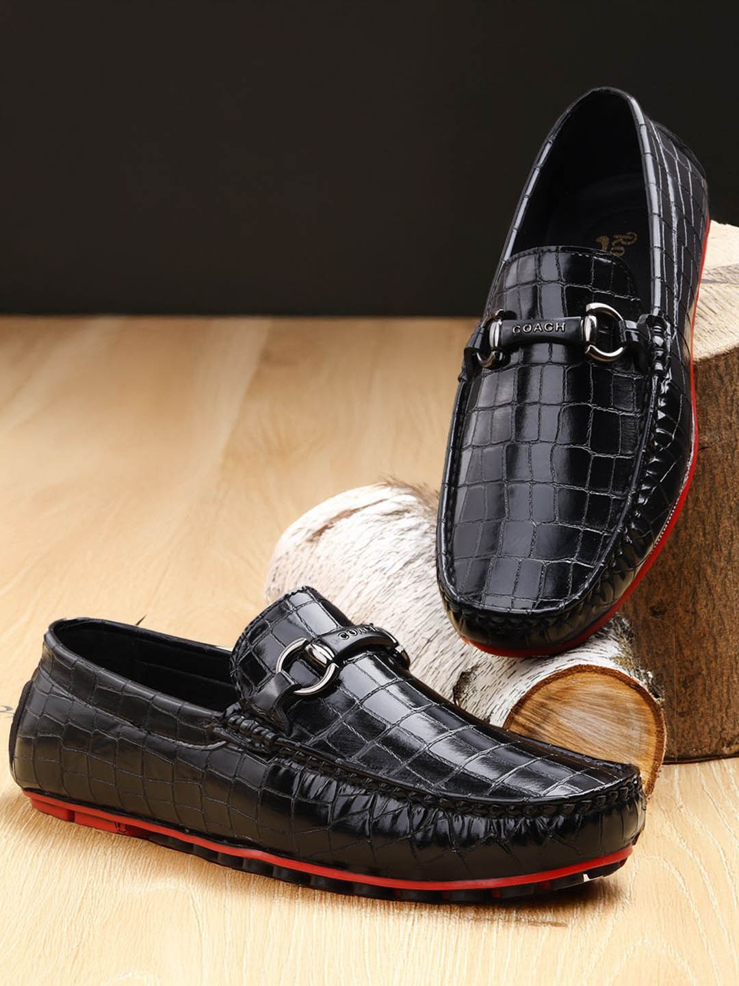 

The Roadster Lifestyle Co Men Textured Loafers, Black