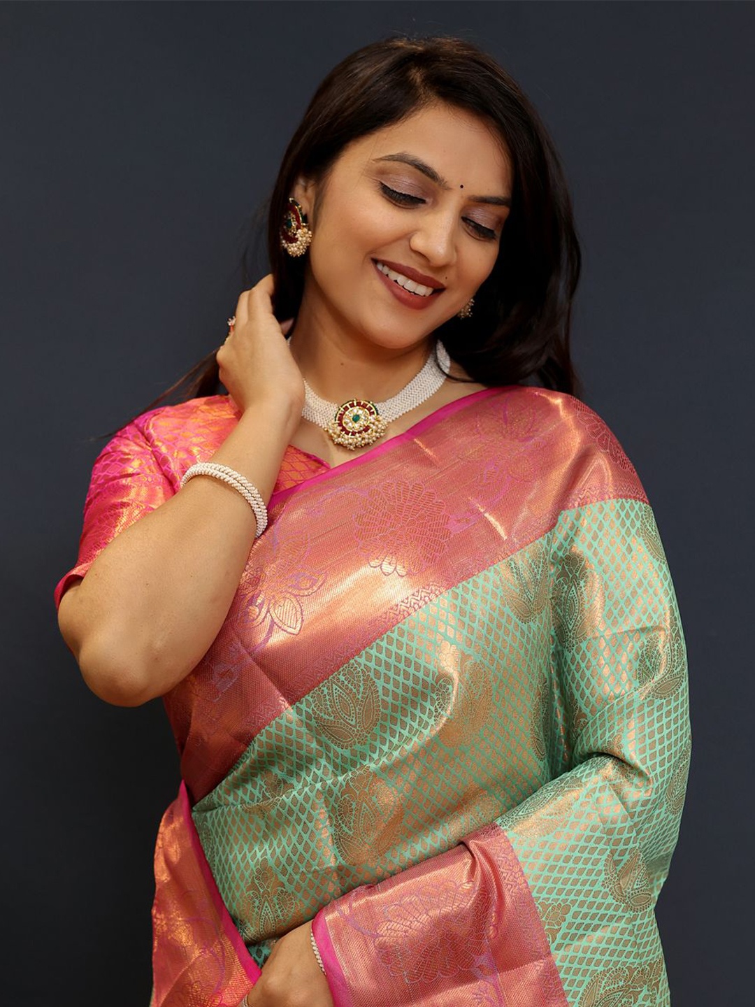 

SILKWEAR Ethnic Motifs Zari Kanjeevaram Saree, Olive