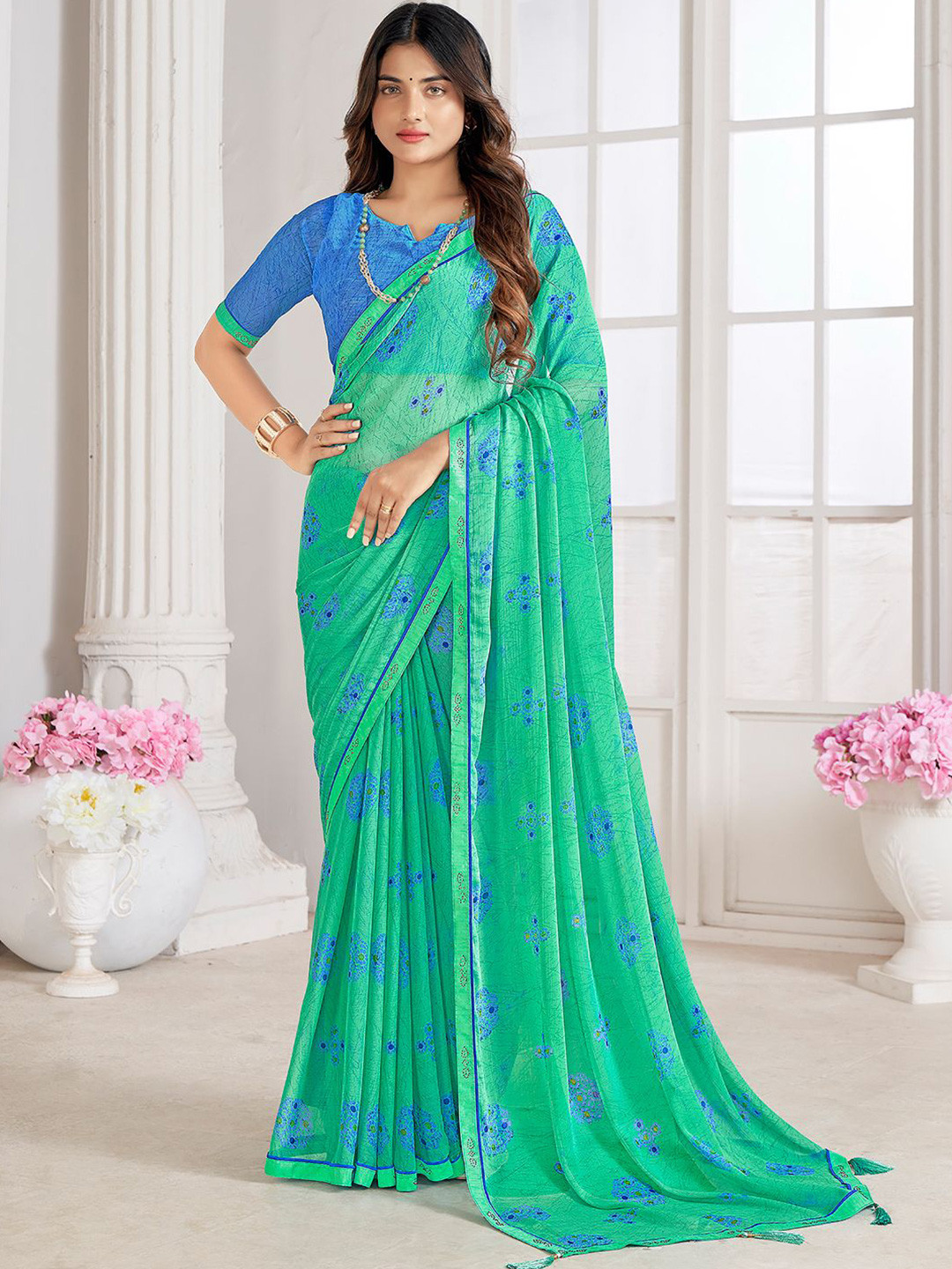 

DIVASTRI Floral Printed Saree, Blue