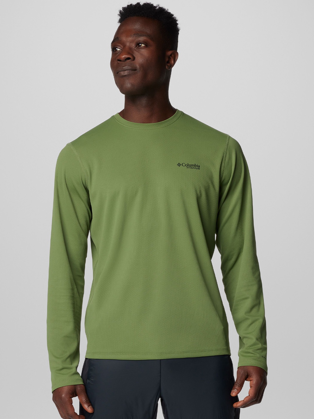 

Columbia Men Solid Round Neck Sports T-shirt, Green