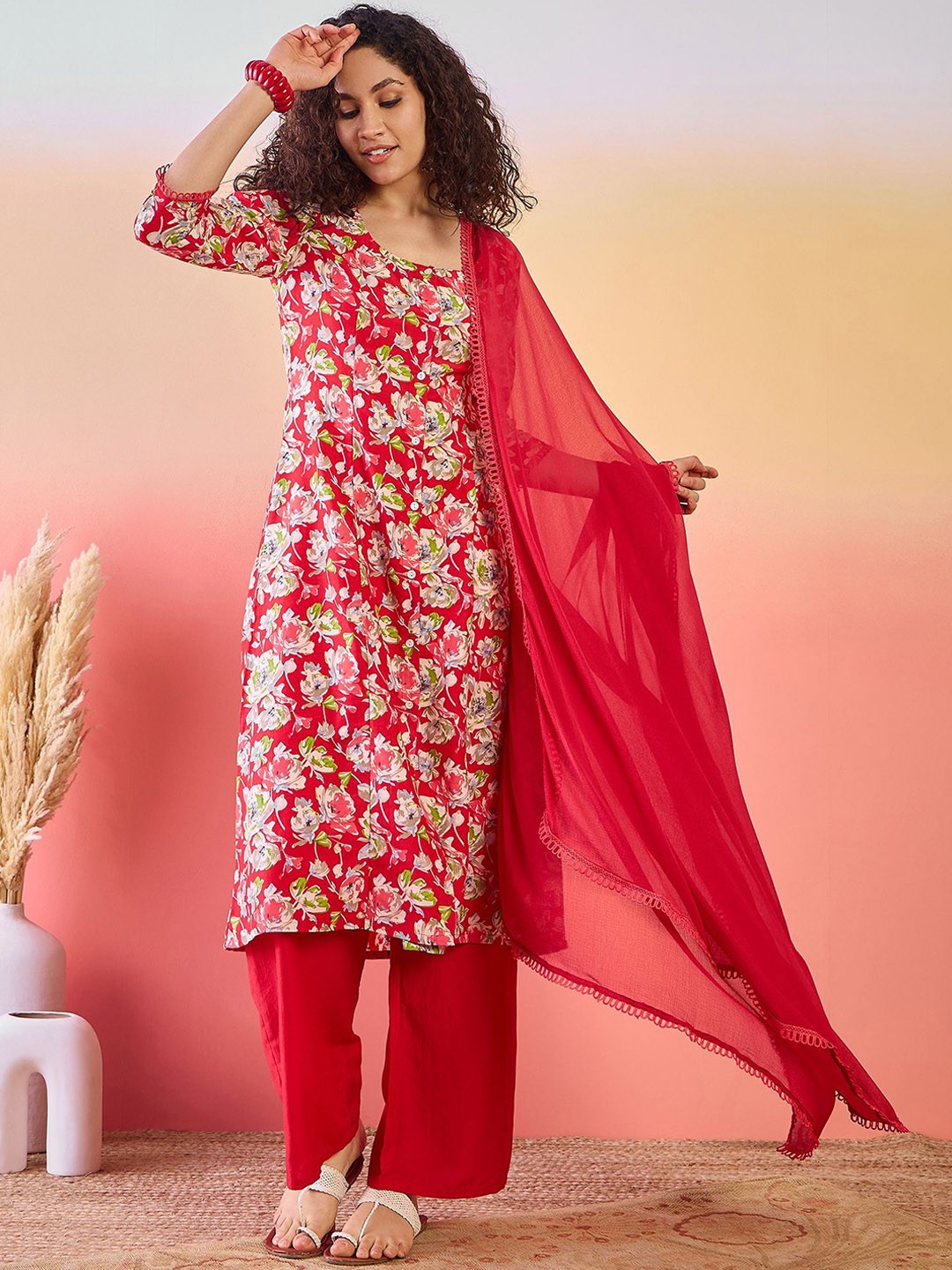 

Sangria Floral Printed Round Neck Straight Kurta With Trousers And Dupatta, Red