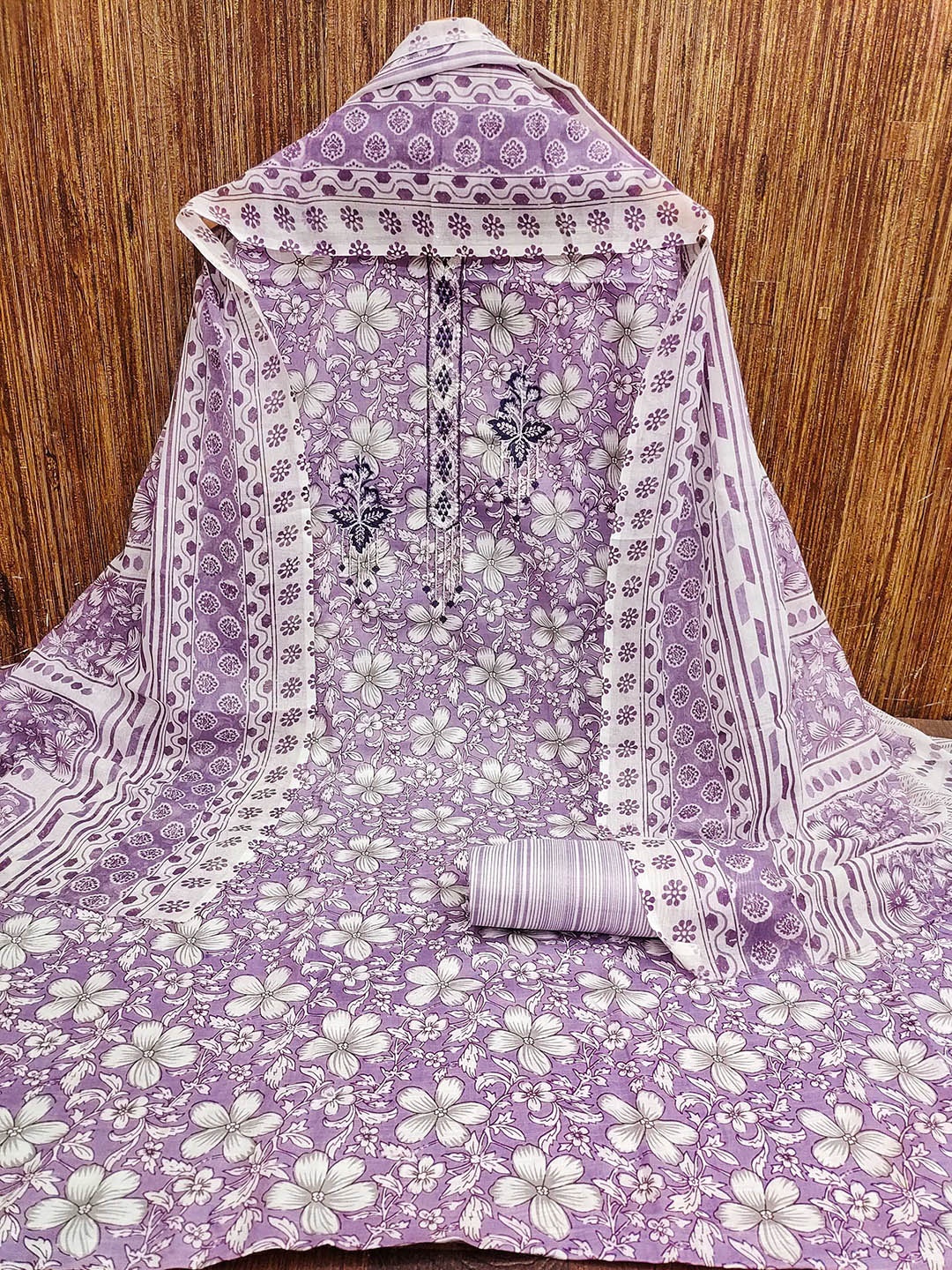

SAINOOR Floral Printed Sequinned Pure Cotton Unstitched Dress Material, Lavender