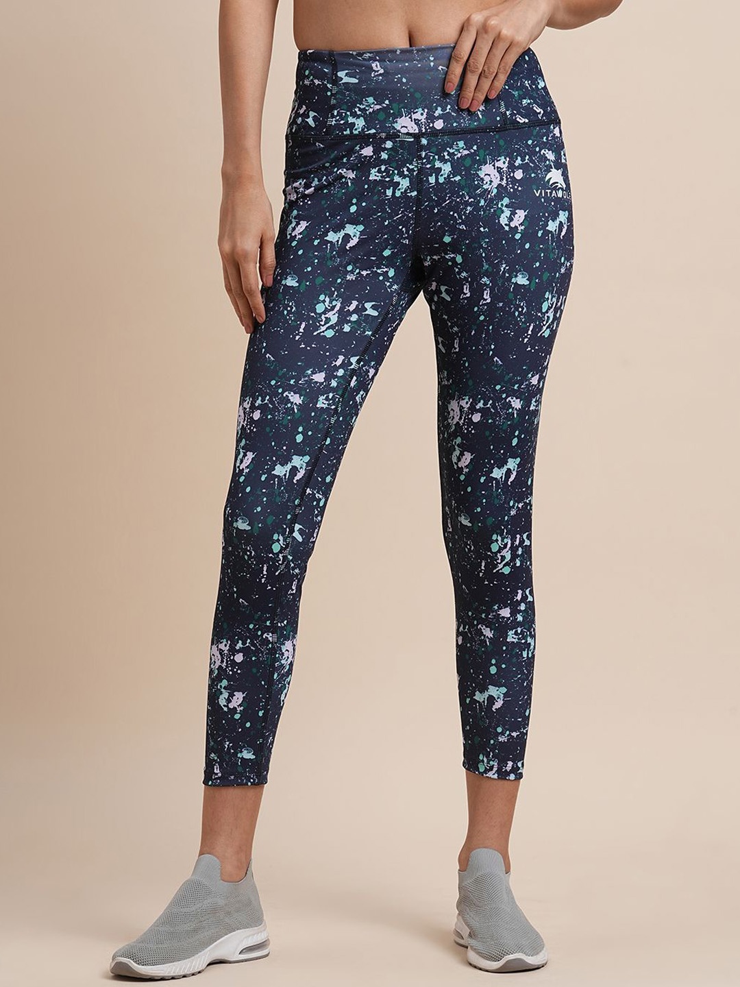 

VITAWOLF Printed Relaxed-Fit Rapid-Dry Tights, Blue