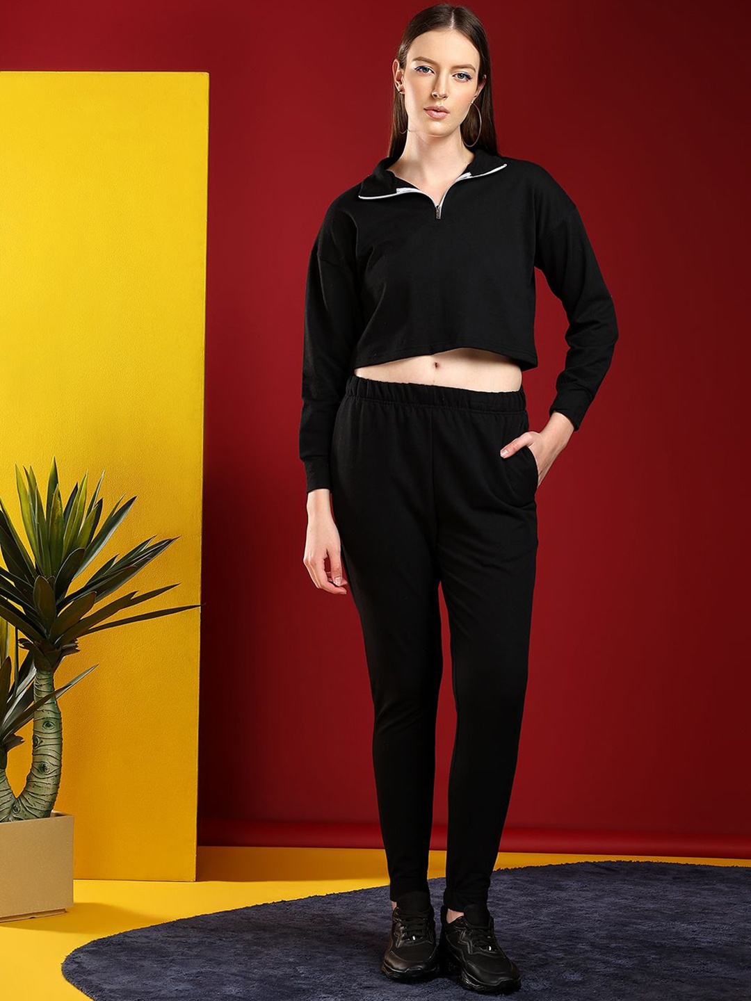 

Kotty T-Shirt And Joggers, Black