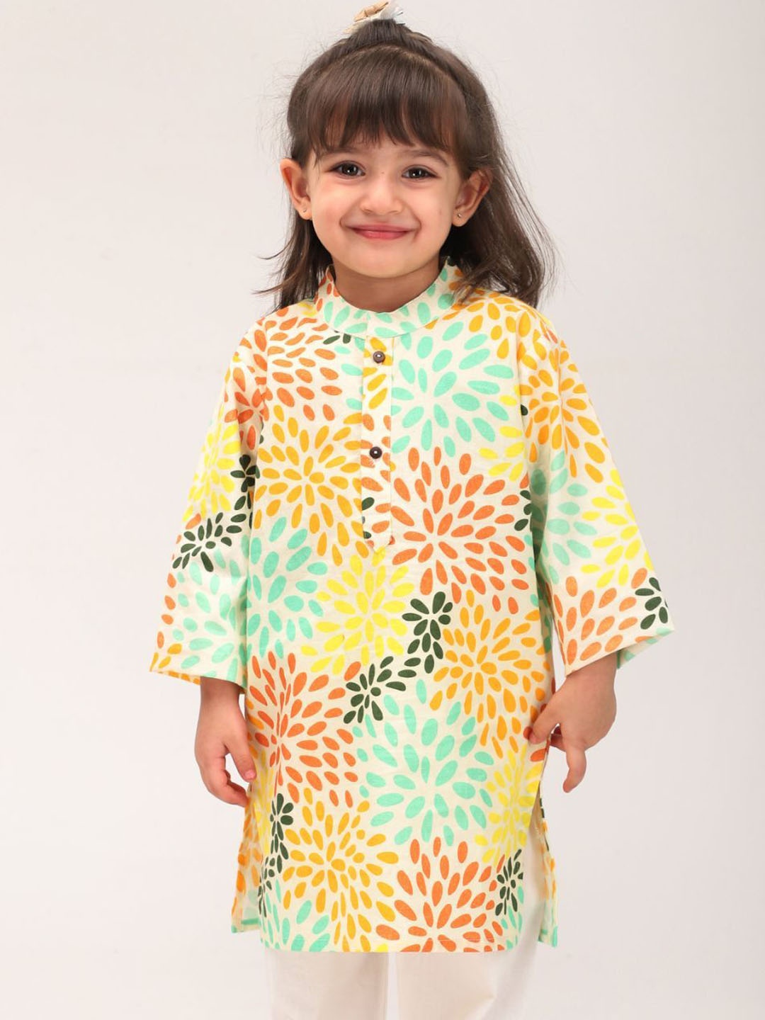 

MAMA AND PEACHES Unisex Kids Floral Printed Pure Cotton Kurta With Trouser, Yellow