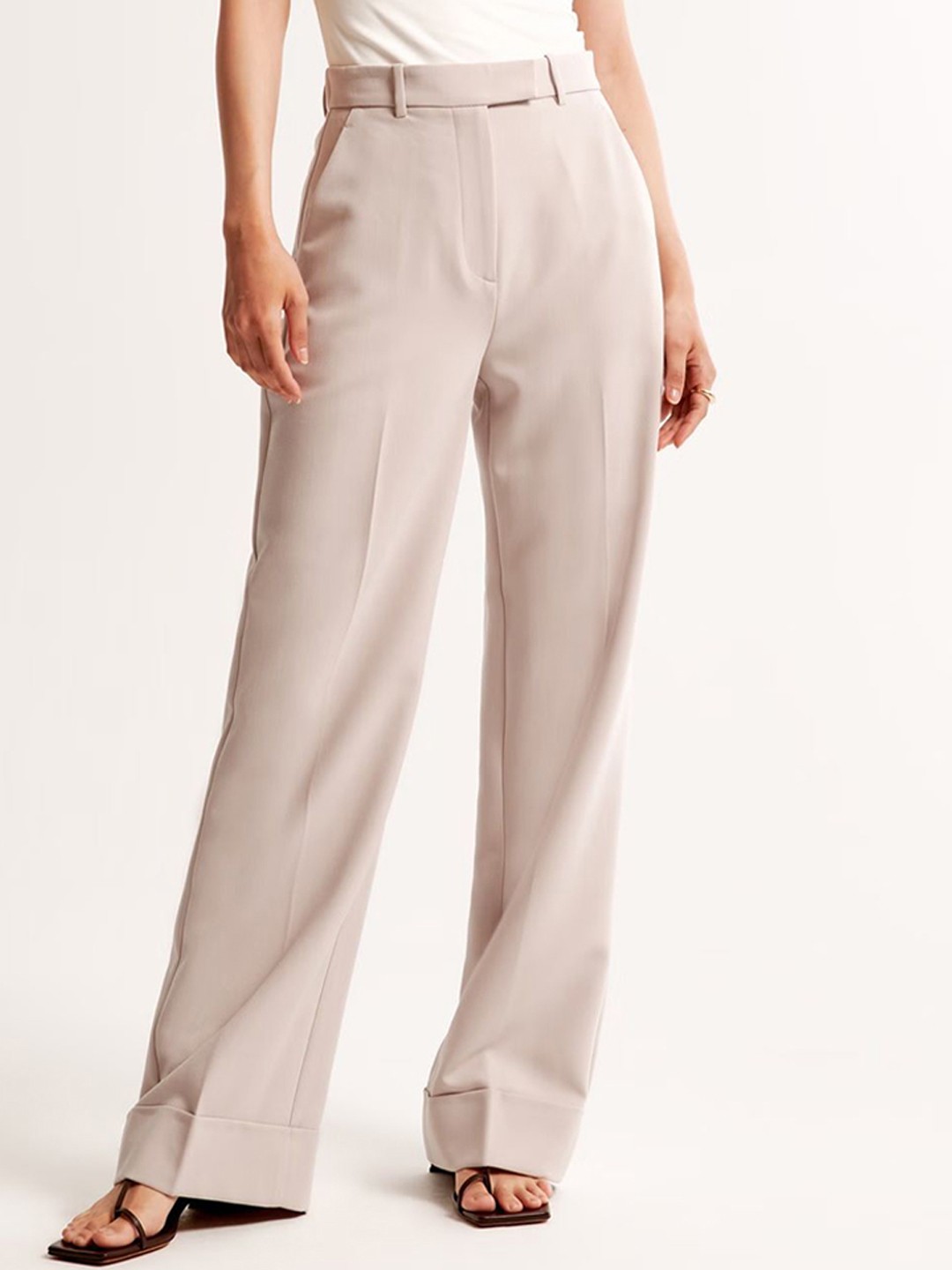 

FNOCKS Women Original Tapered Fit High-Rise Lint Free Pleated Trousers, Beige