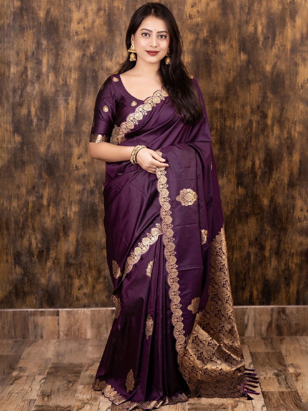 

DIVASTRI Woven Design Zari Saree With Unstitched Blouse Piece, Purple