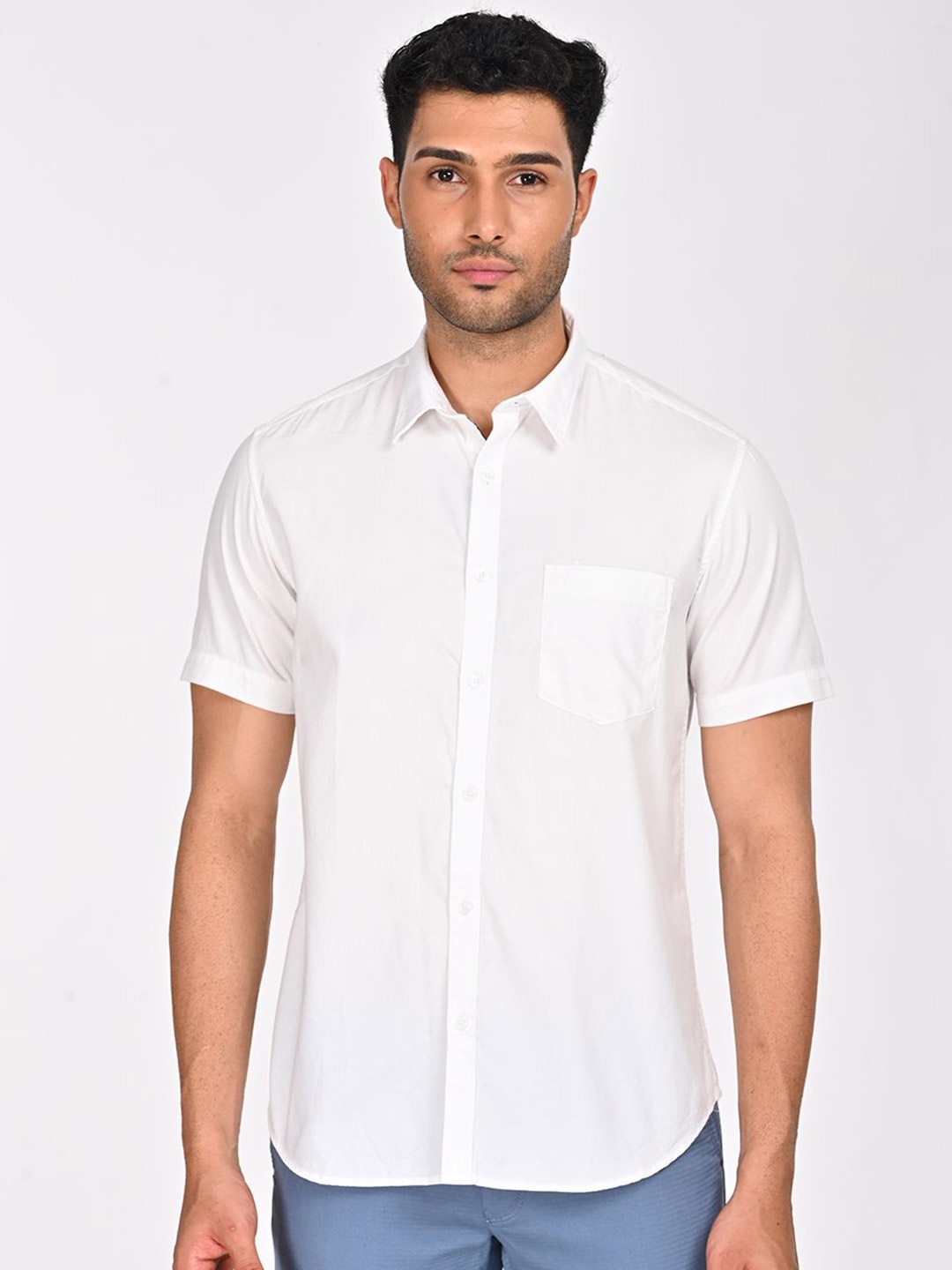 

Indian Terrain Men Classic Slim Fit Opaque Casual Shirt, White