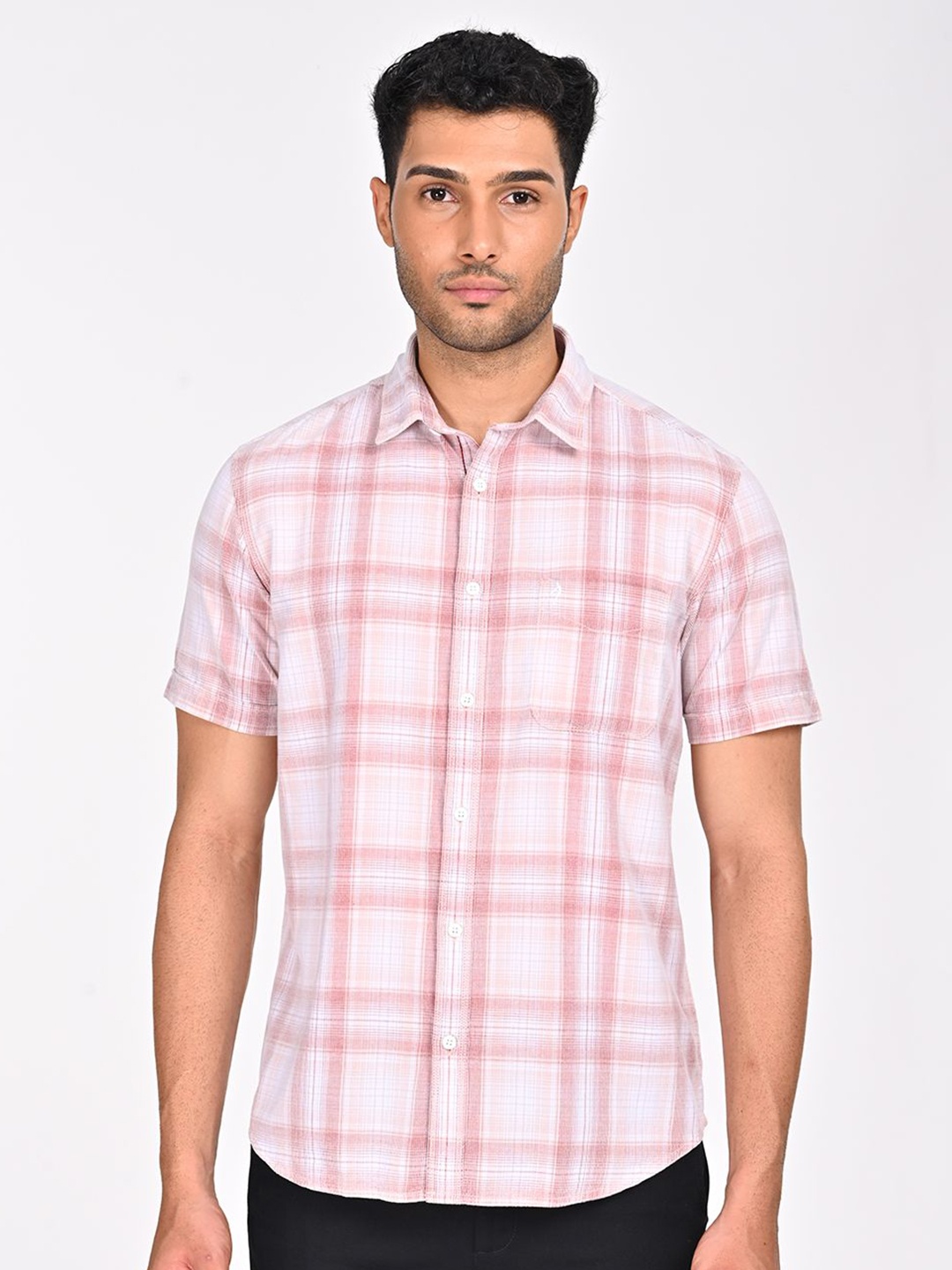 

Indian Terrain Men Classic Slim Fit Opaque Checked Casual Shirt, Red