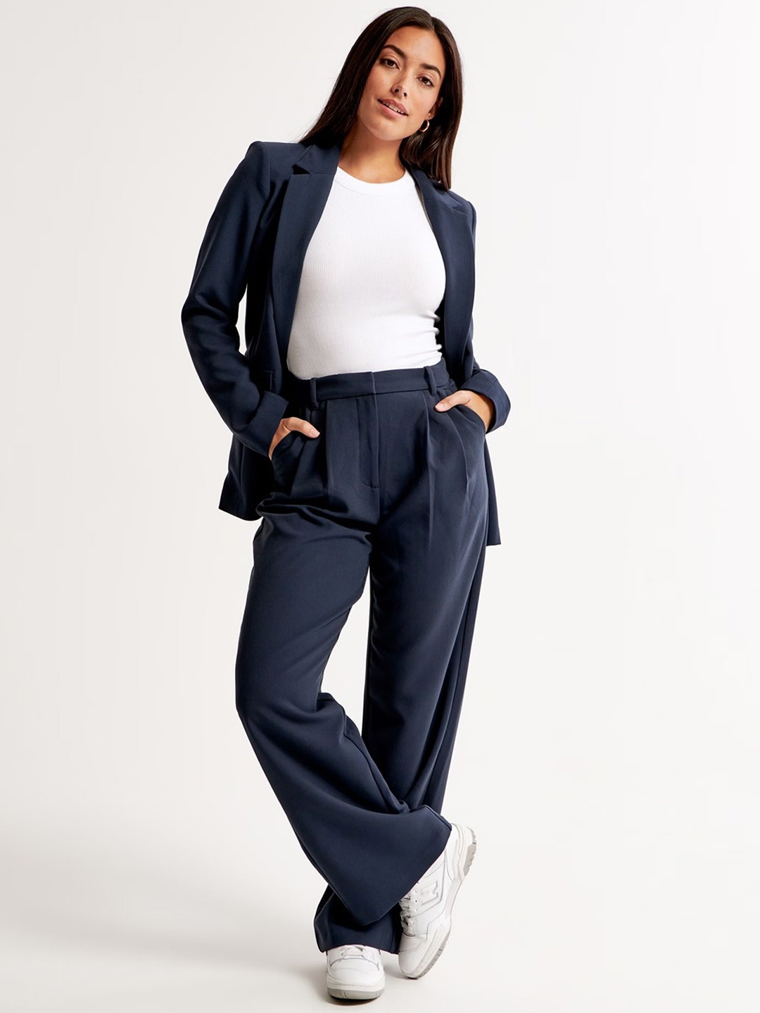

FNOCKS Women Original Tapered Fit High-Rise Lint Free Pleated Trousers, White