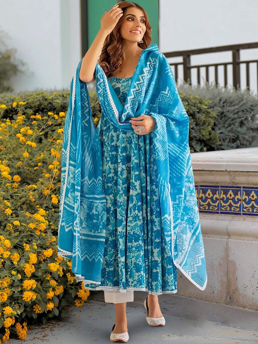 

Moda Rapido Women Ethnic Motifs Printed Regular Kurta with Trousers & With Dupatta, Blue