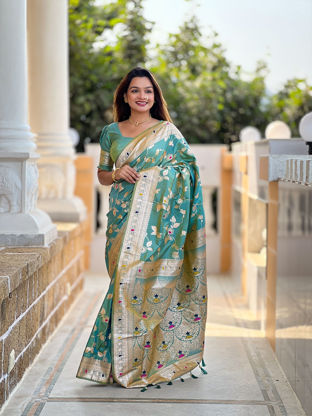 

Ekta Textiles Woven Design Zari Pure Silk Banarasi Saree, Green