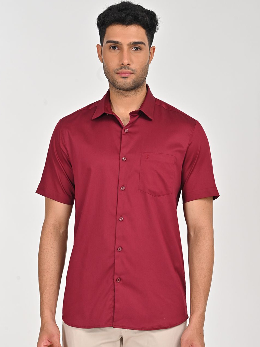 

Indian Terrain Men Slim Fit Opaque Casual Shirt, Red