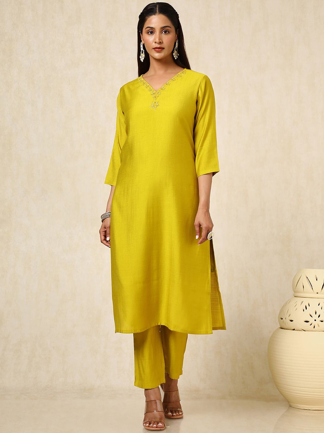 

Soch Floral Yoke Design V-Neck Beads Work Straight Kurta With Trouser, Green