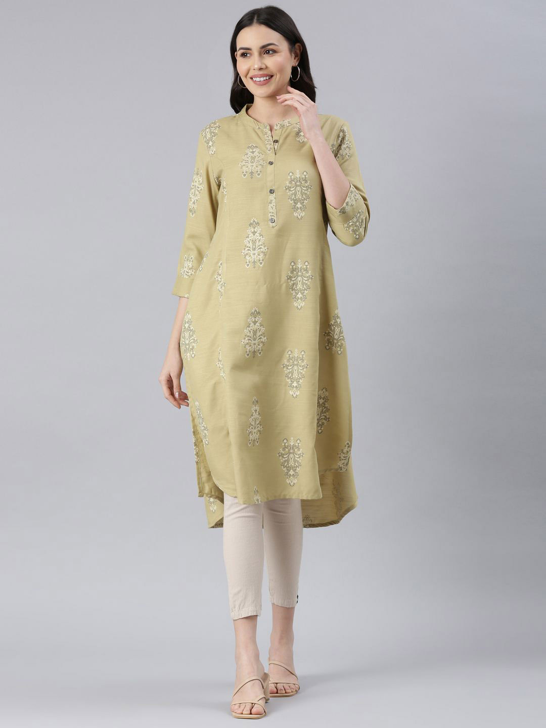 

Samhitas Floral Printed Mandarin Collar Straight Kurta, Beige