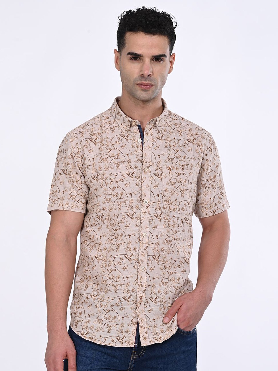 

Indian Terrain Men Classic Slim Fit Floral Opaque Printed Casual Shirt, Brown