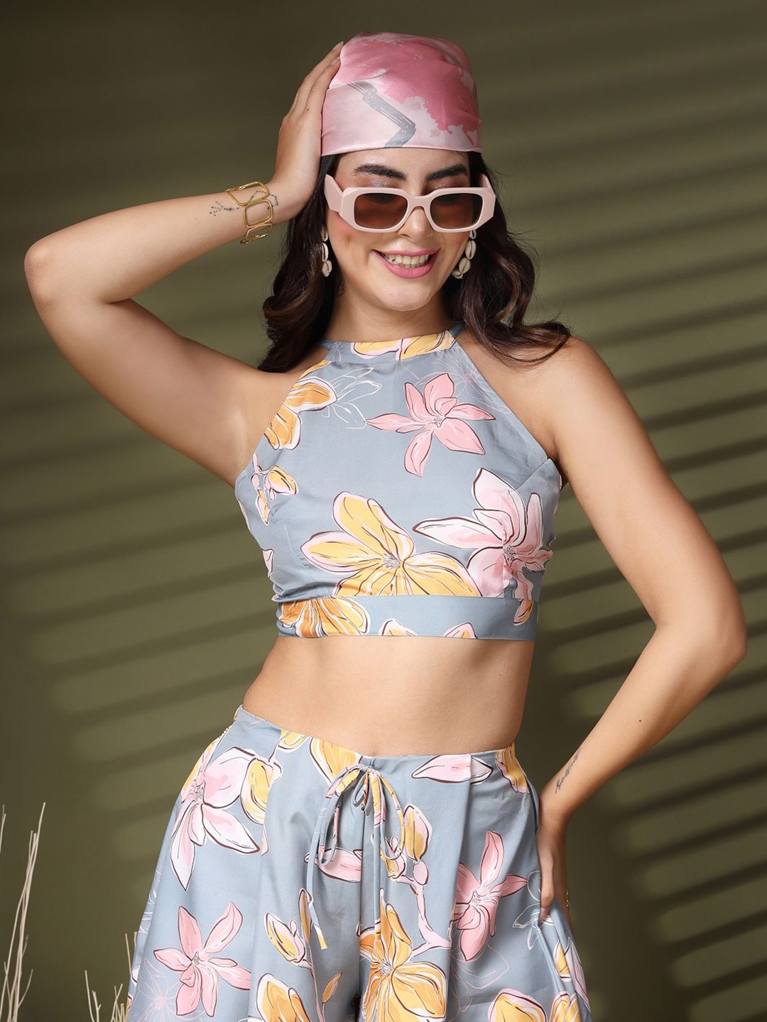 

DressBerry Women Floral Printed Halter Neck Fitted Crop Top, Grey