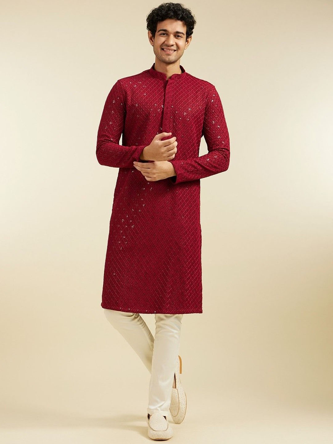 

Diwas by Manyavar Embroidered Mandarin Collar Stright Sequinned Kurta with Pyjamas, Maroon