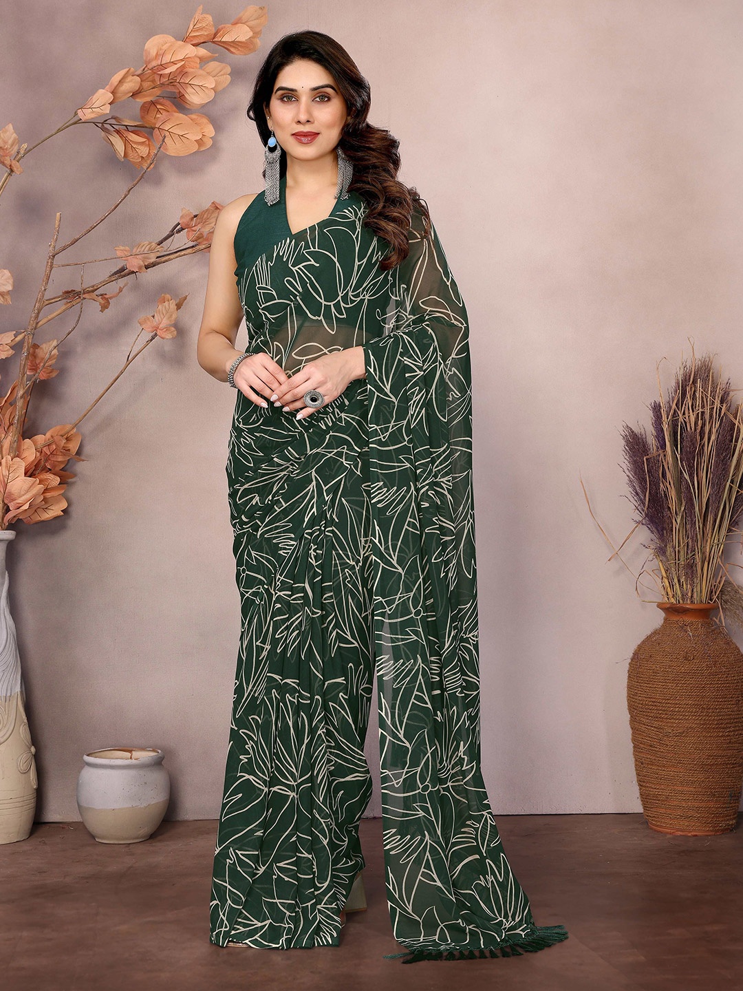 

Munir Floral Poly Georgette Ready to Wear Saree, Green