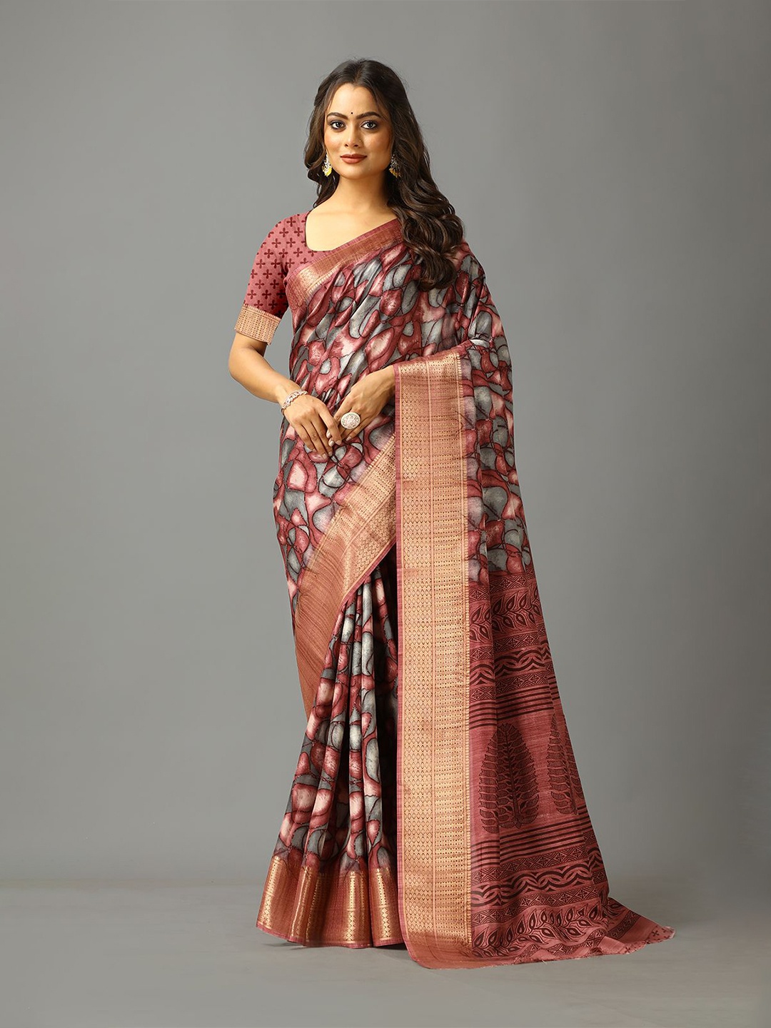 

VIRENDRA TEXTILES Zari Saree, Burgundy