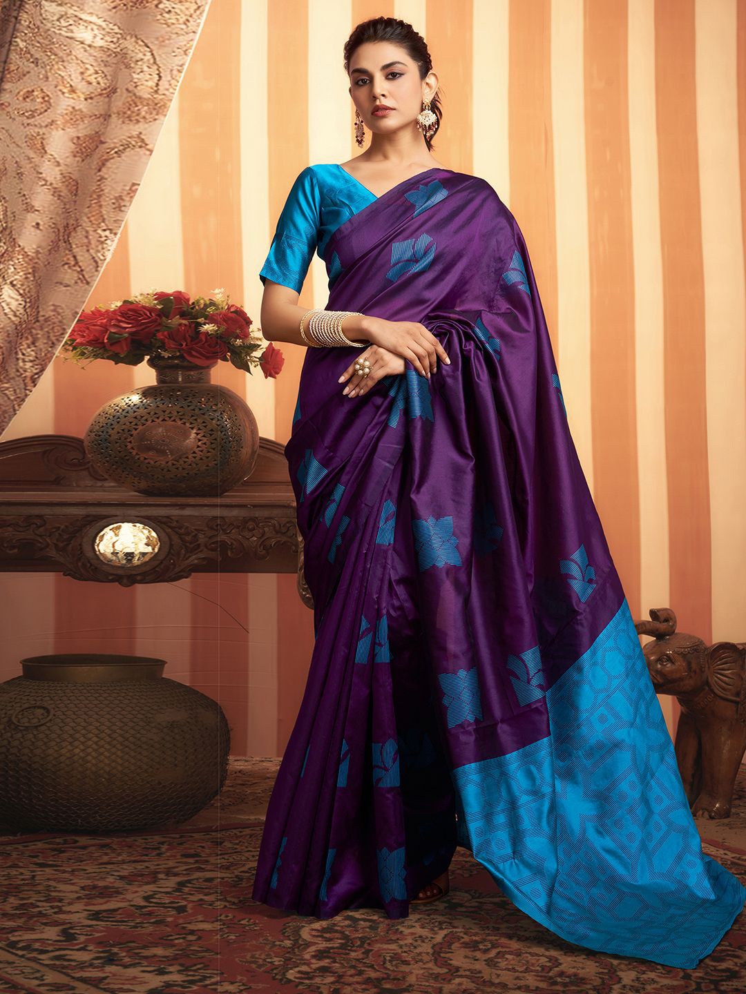 

HERE&NOW Floral Woven Design Banarasi Saree, Purple