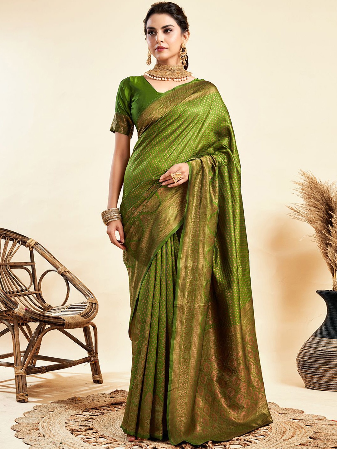 

HERE&NOW Woven Design Zari Silk Blend Designer Paithani Saree, Green