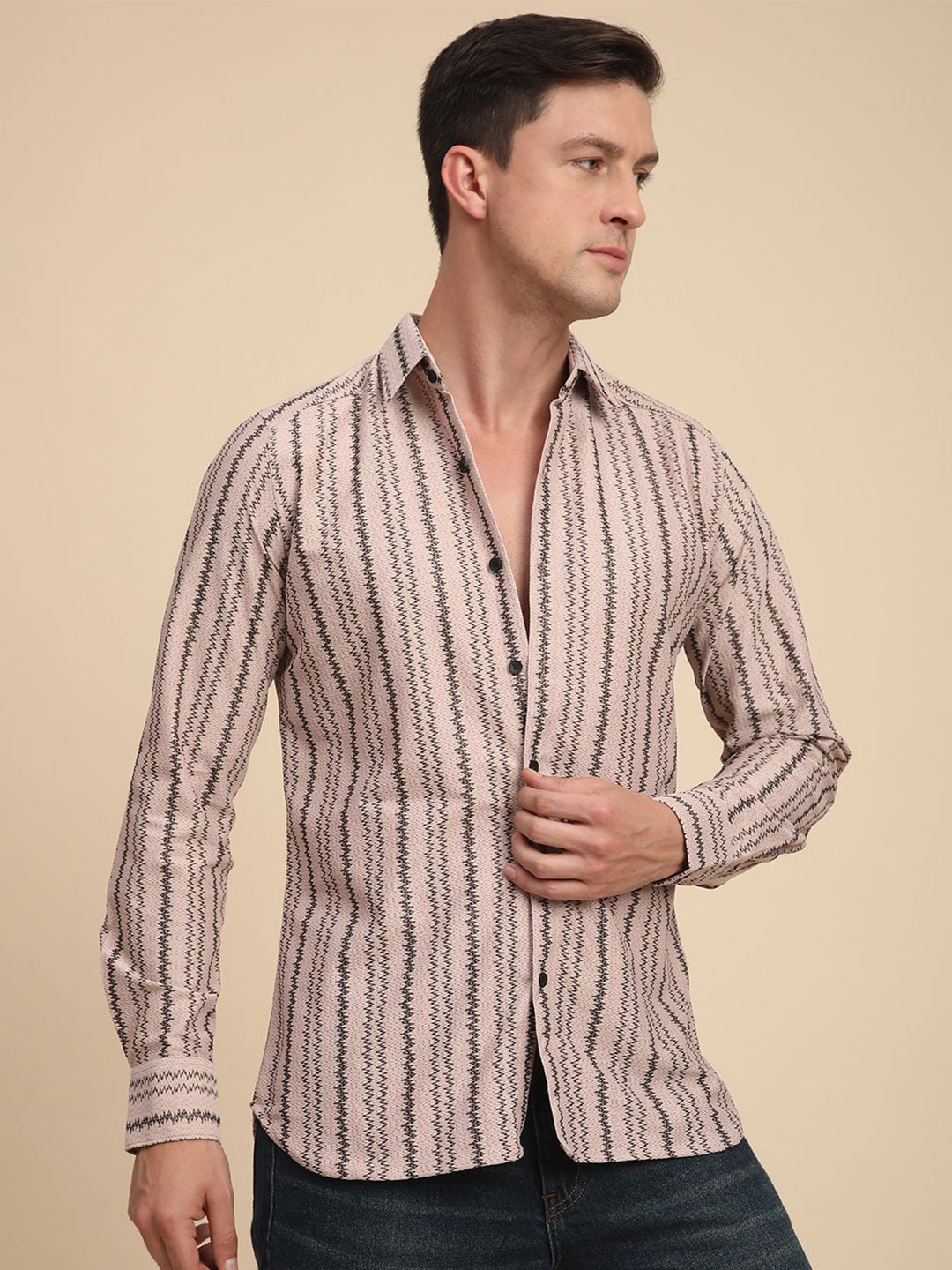 

Voroxy Men Relaxed Opaque Striped Casual Shirt, Pink