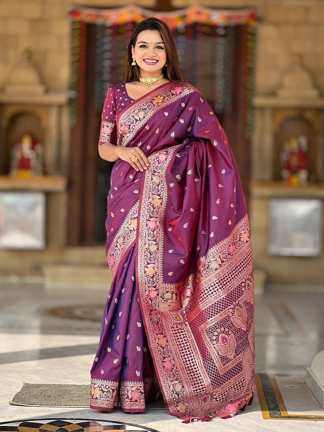 

Divyadham Textiles Pure Silk Woven Design Zari Banarasi Saree, Burgundy