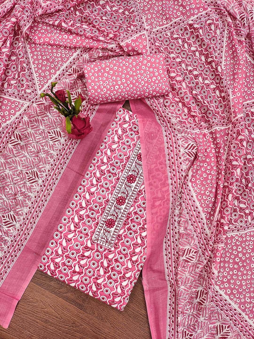 

SAINOOR Floral Printed Thread Work Unstitched Dress Material, Pink