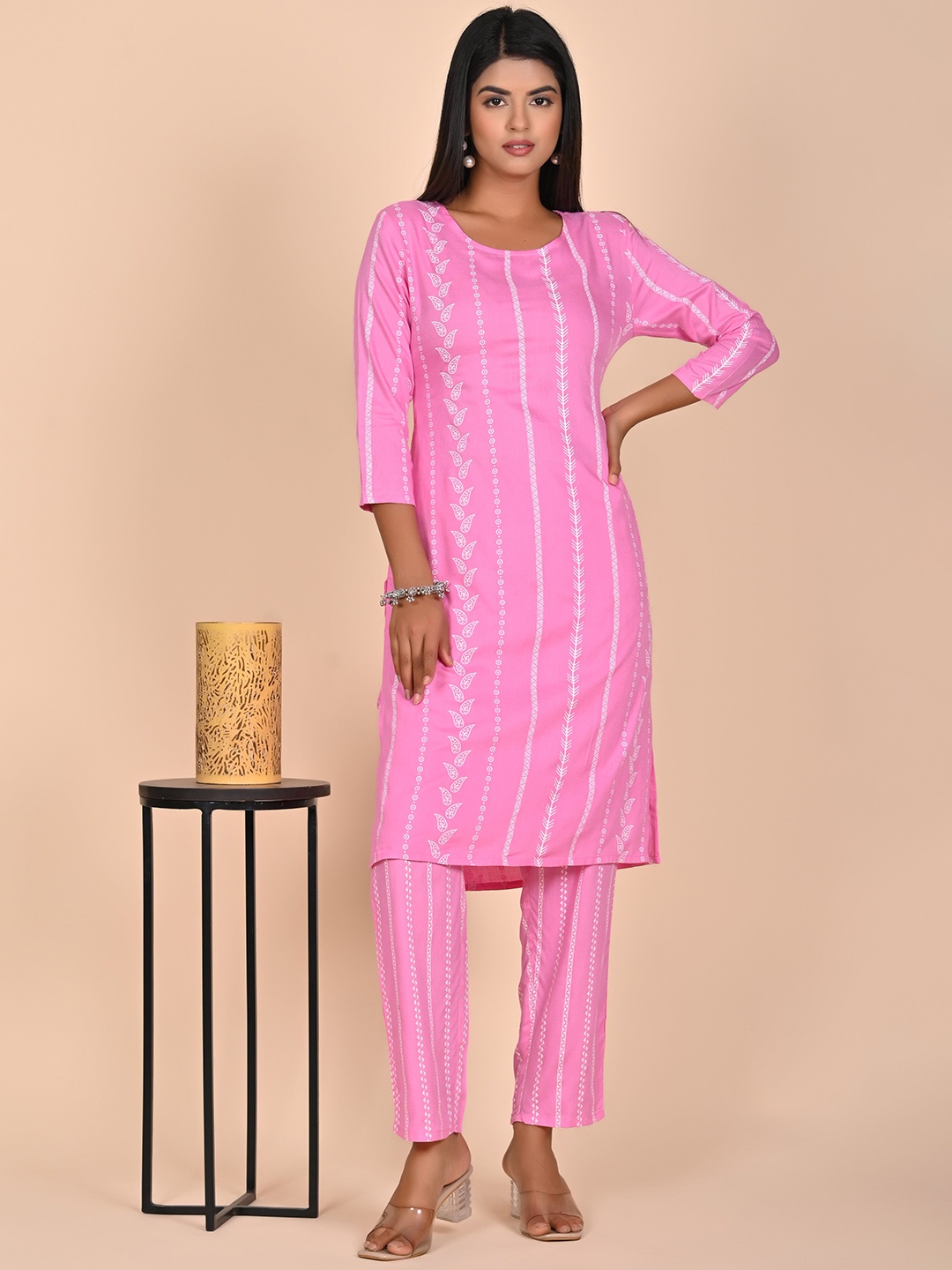 

Rashmi Shree Creation Women Printed Regular Kurti with Pyjamas, Pink