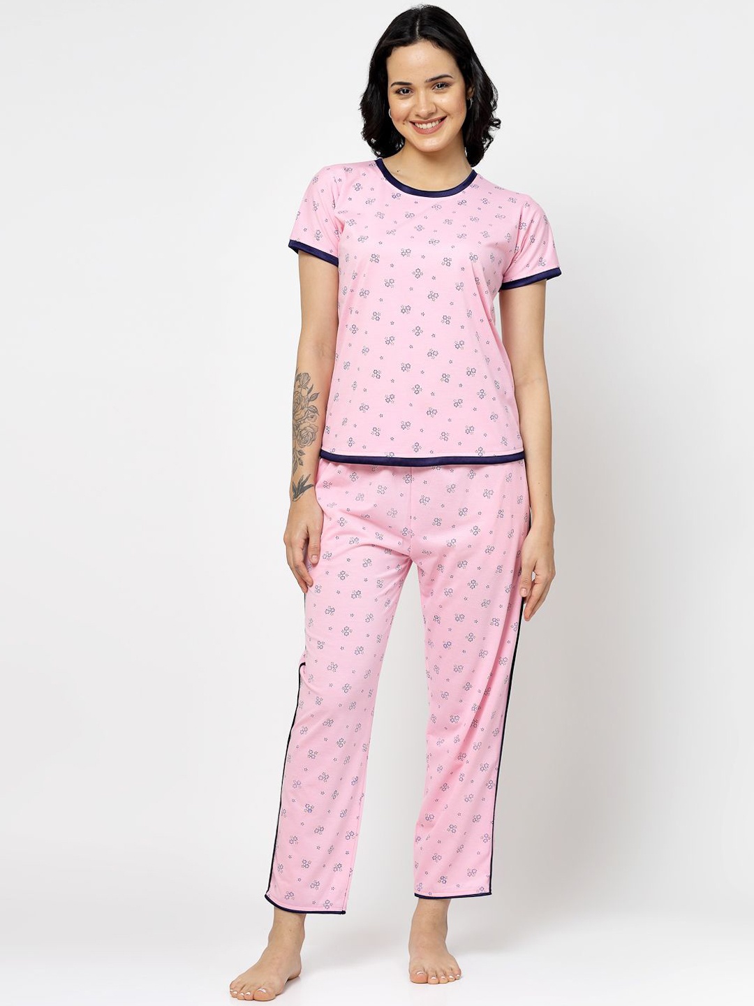 

CHUI MUI Women Printed Night suit, Pink