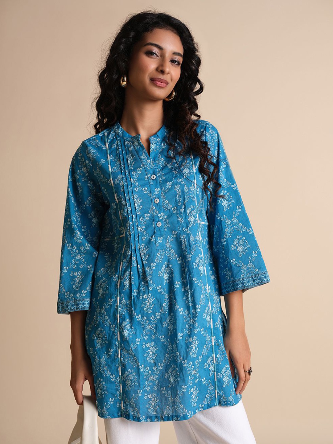

Global Desi Women Floral Printed Cotton Tunic, Blue