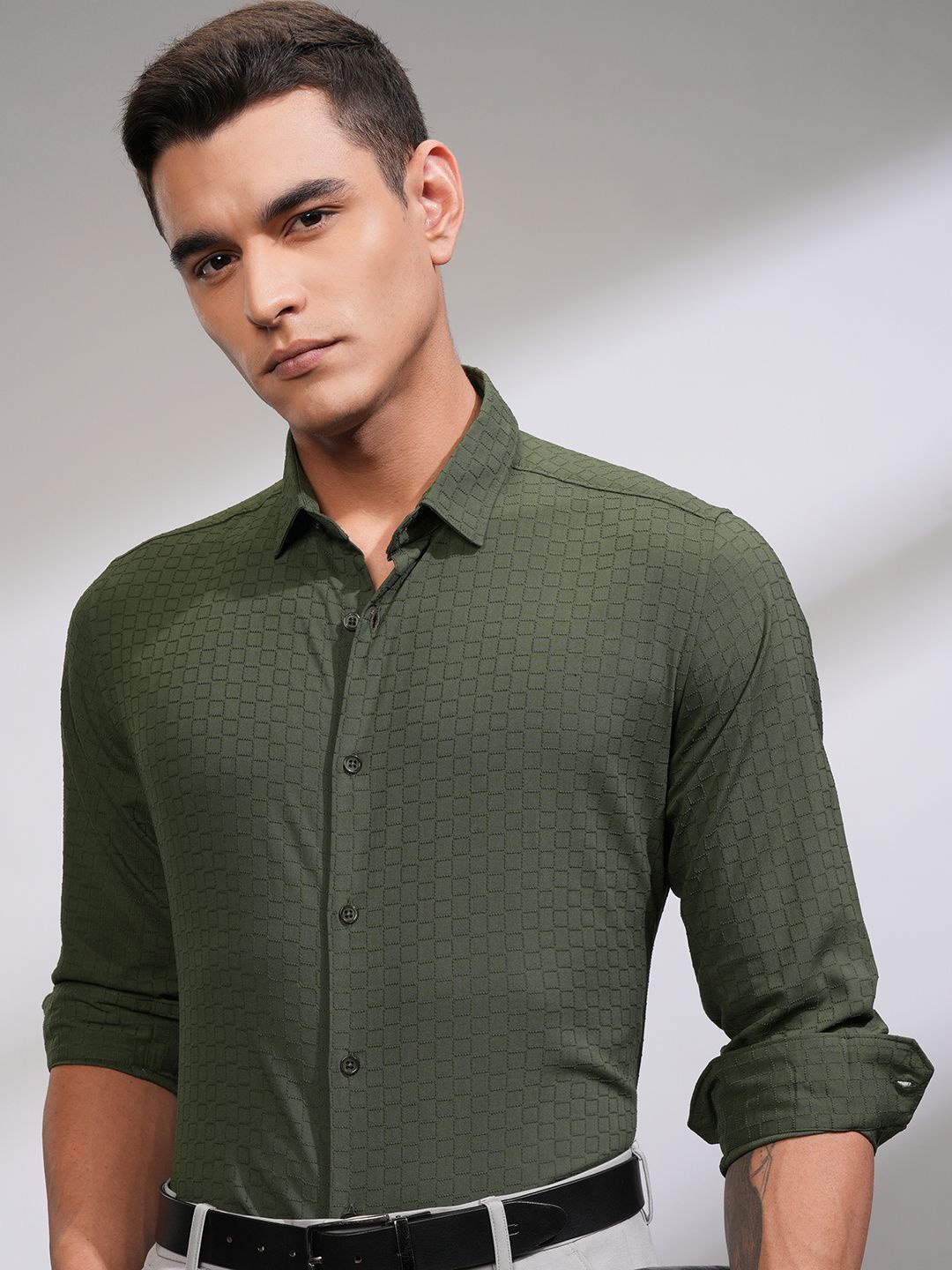 

HIGHLANDER Men Dobby Textured Occasion Shirt, Green